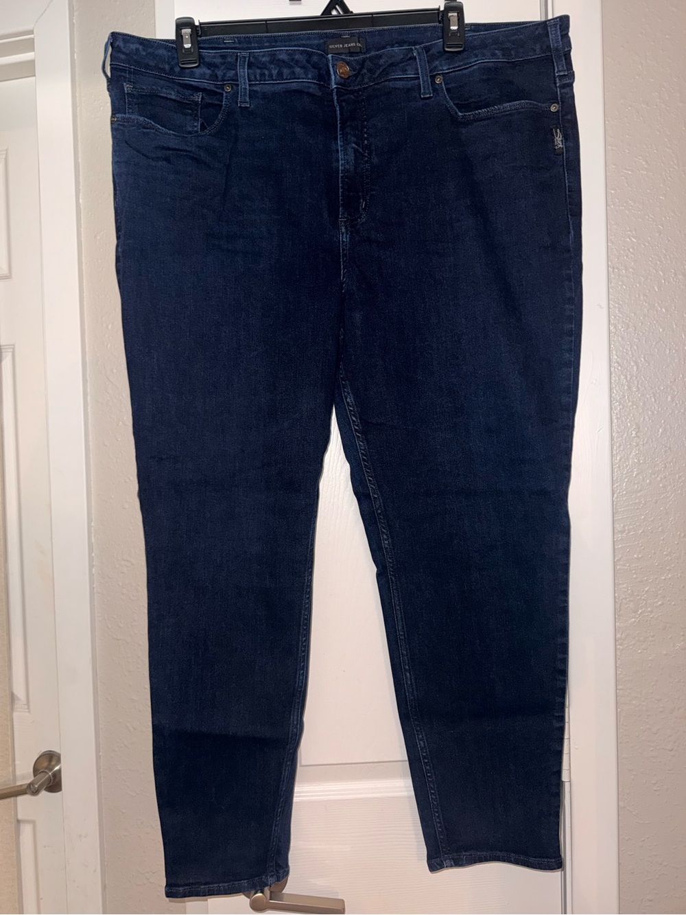 Silver Jeans size 24/L27 NWOT